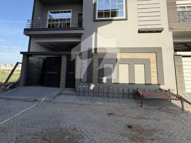 Palm Village 200 Sq Yards Bungalow For Sale