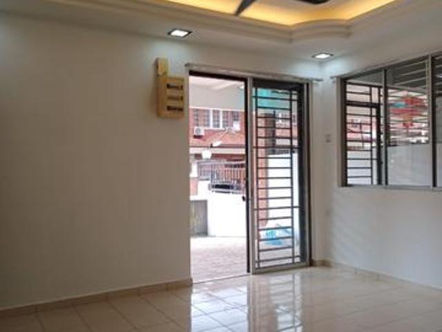 Palm Walk 3 Bandar Sungai Long Renovated 2Storey Terrace Gated