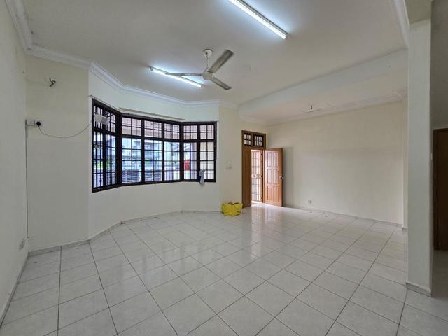 Palma Nibong Dato Chellam Ulu Tiram 2Storey With Aircon Tabletop