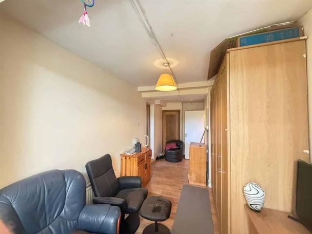 Palmerstown Drive, Palmerstown, Dublin 20 Room To Rent Room C