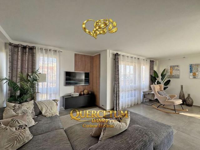 PALMIER TROPICAL Appartement LOUE MEUBLE DERNIER ETAGE 96 m² 2 chambres balcon filant cave parking