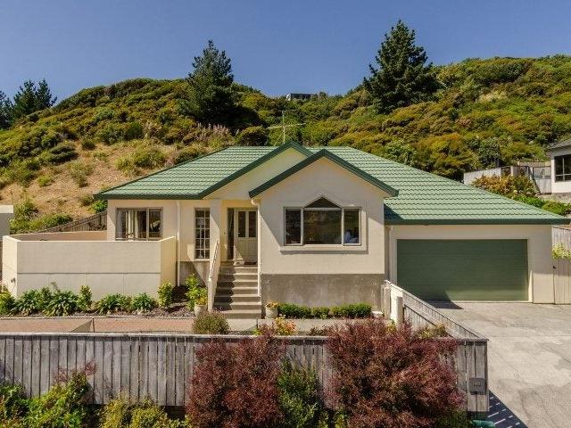 Papakowhai, 3 bedrooms