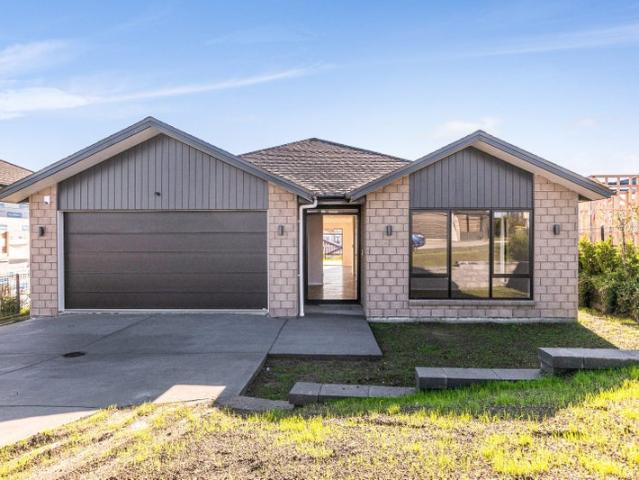 papakura, 5 bedrooms