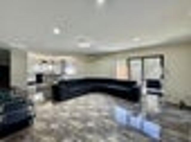 Papakura, 5 bedrooms, $880 pw