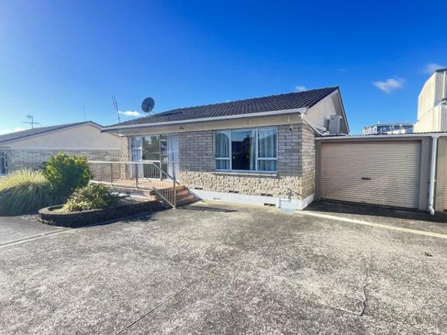 papakura, 2 bedrooms