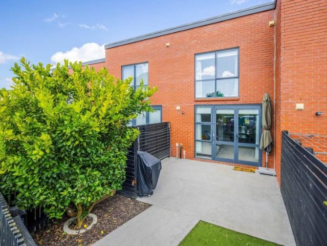 papakura, 2 bedrooms