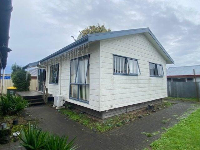 papakura, 2 bedrooms