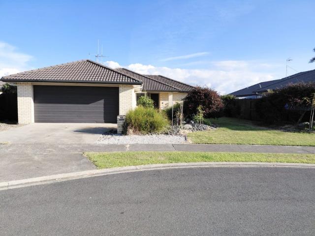 papamoa beach, 3 bedrooms