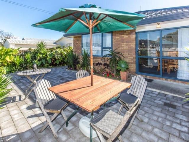 papamoa beach, 3 bedrooms