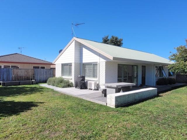papamoa beach, 3 bedrooms