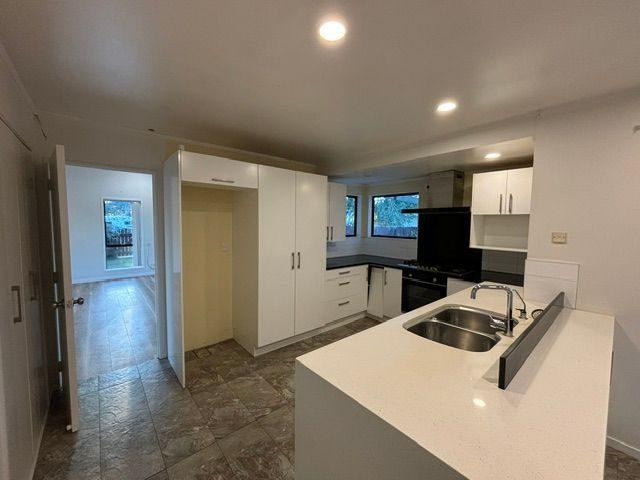papamoa beach, 3 bedrooms