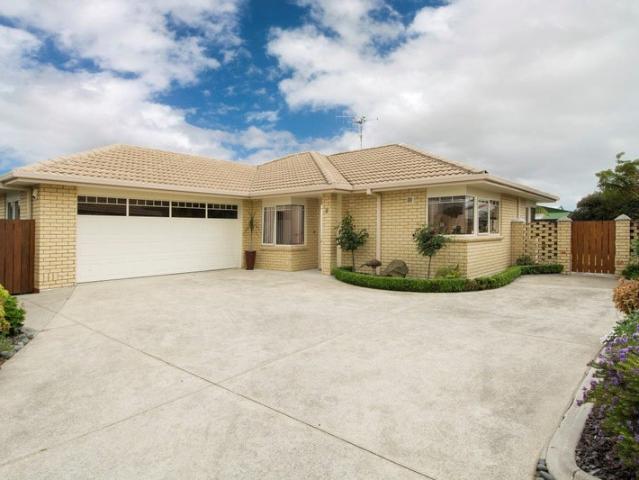 papamoa beach, 3 bedrooms