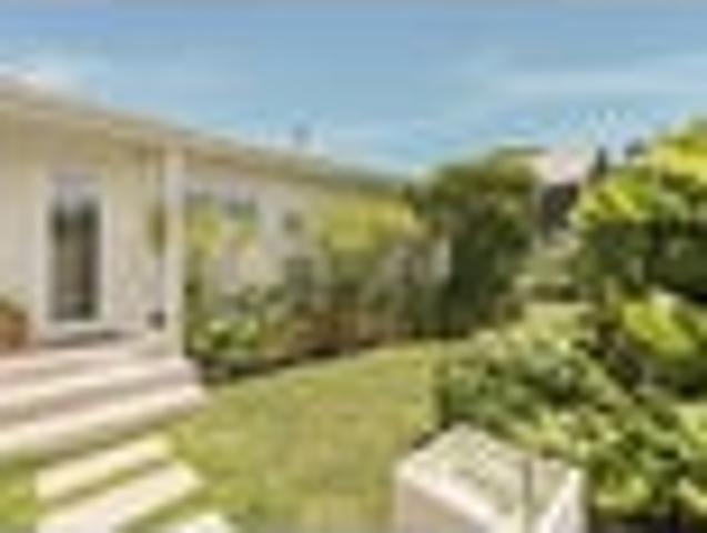 Papamoa Beach, 3 bedrooms, $750 pw