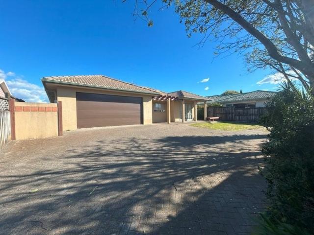 papamoa beach, 3 bedrooms