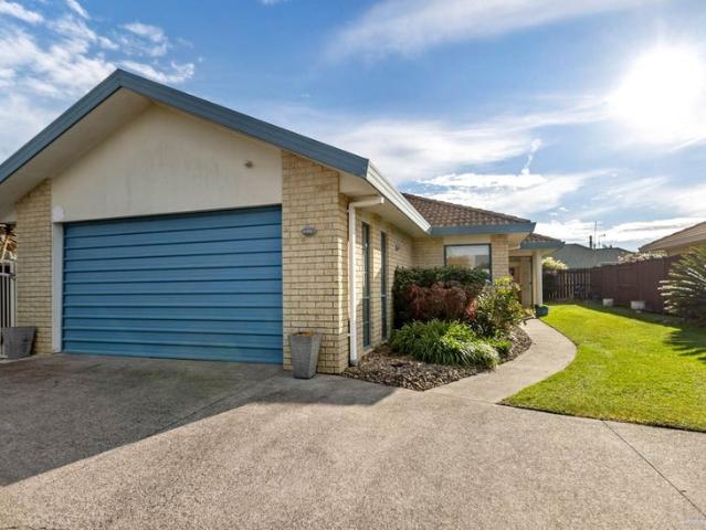 papamoa beach, 3 bedrooms