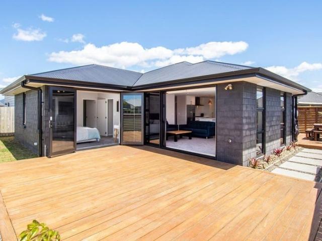 Papamoa Beach, 3 bedrooms