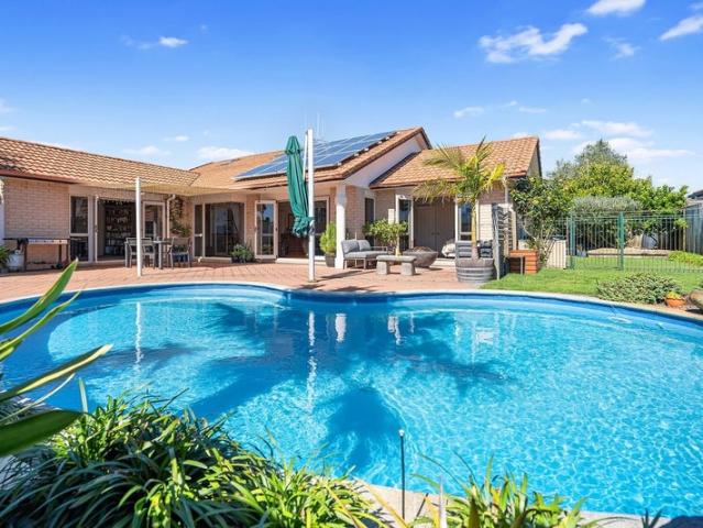 papamoa beach, 4 bedrooms