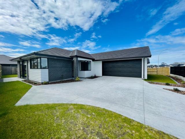 papamoa beach, 4 bedrooms