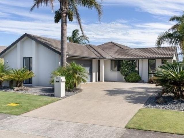 papamoa beach, 4 bedrooms