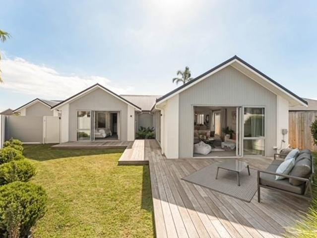 papamoa beach, 4 bedrooms