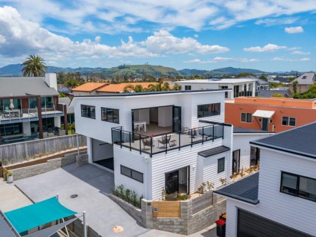 papamoa beach, 4 bedrooms