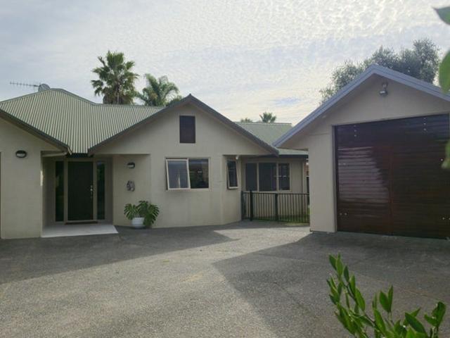 papamoa beach, 5 bedrooms