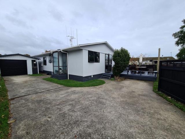 papamoa beach, 5 bedrooms