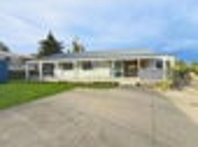 Papamoa Beach, 5 bedrooms, $950 pw