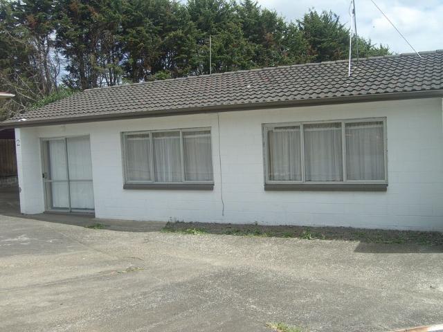 Papatoetoe Central 2 bedroom unit with parking