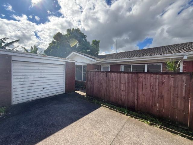 papatoetoe, 2 bedrooms