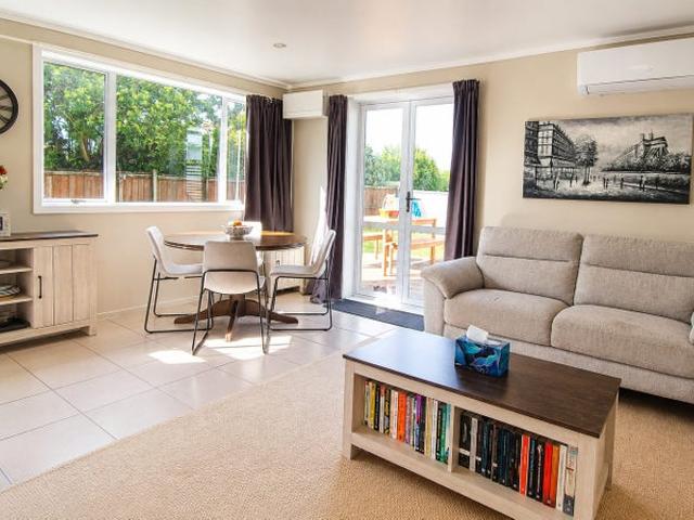 papatoetoe, 2 bedrooms