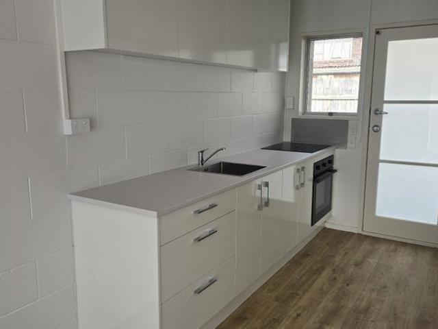 papatoetoe, 2 bedrooms
