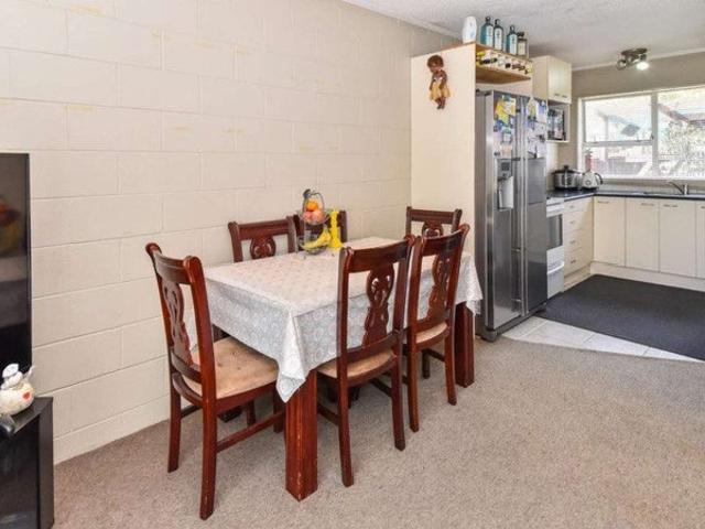 papatoetoe, 2 bedrooms
