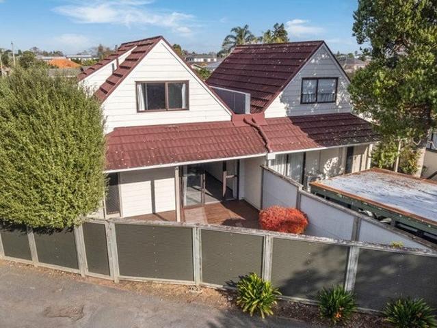 Papatoetoe, 3 bedrooms