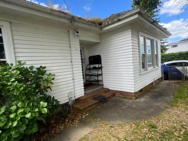 Papatoetoe, 3 bedrooms