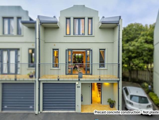 Papatoetoe, 4 bedrooms