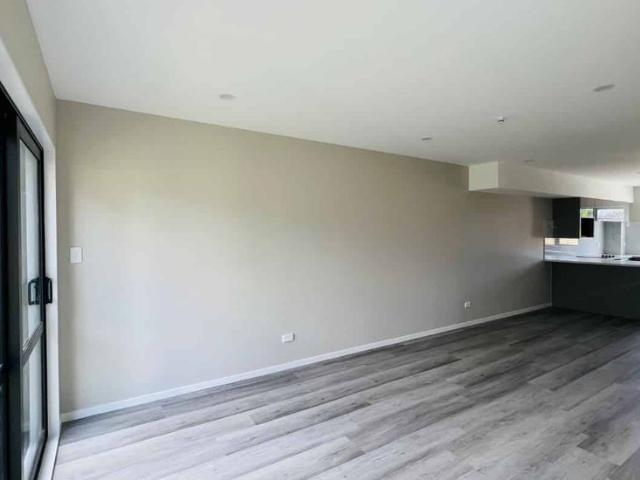Papatoetoe, 4 bedrooms
