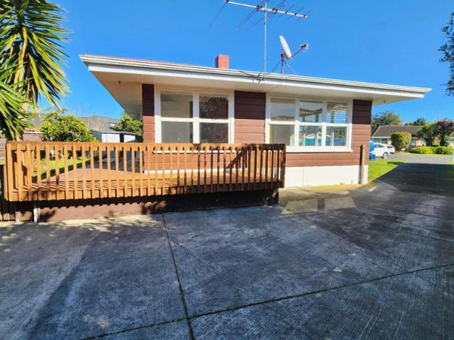 Papatoetoe, 4 bedrooms