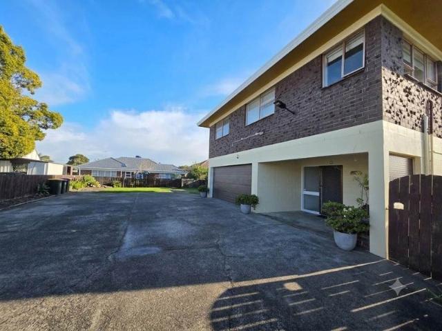 papatoetoe, 5 bedrooms