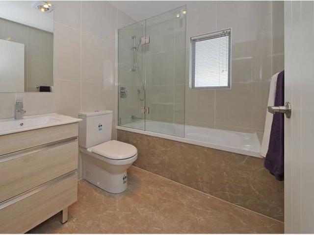 papatoetoe, 5 bedrooms