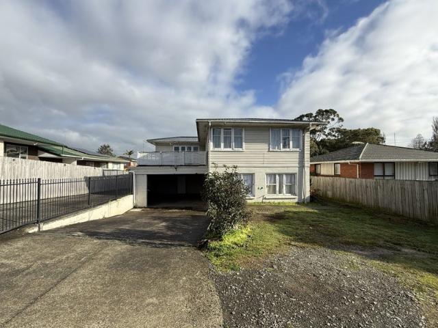 papatoetoe, 6+ bedrooms