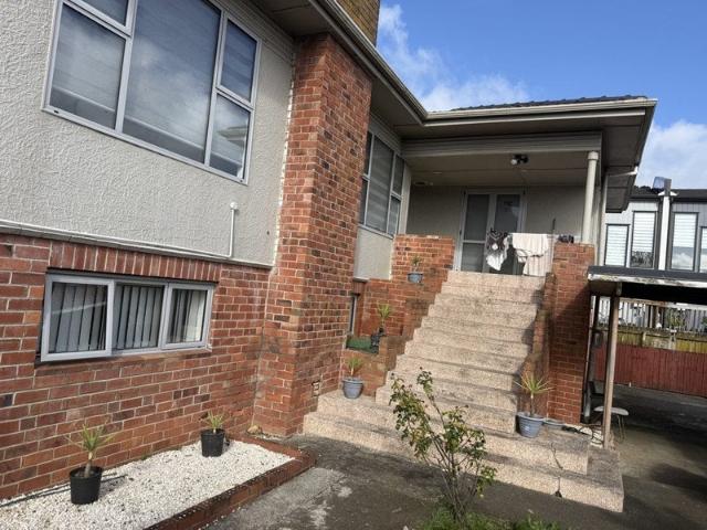 papatoetoe, 6+ bedrooms