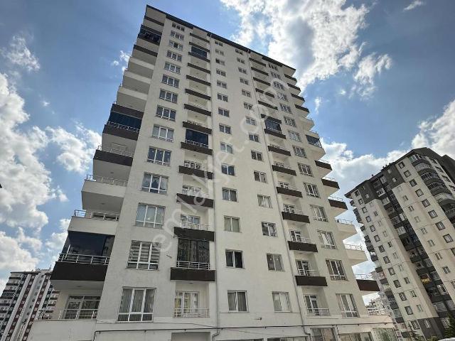 Papatya Caddesinde Sıfır Satılık 3+1 Fırsat Dairesi