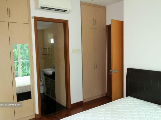 Papillon D12, Apartment