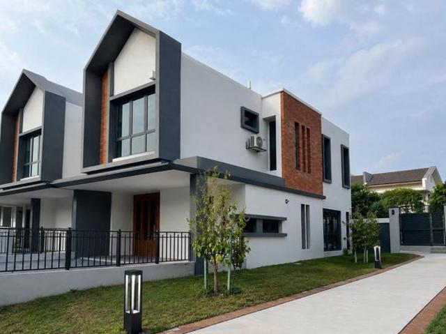 Part Furnished 2 Storey End Lot House in Ilham Residence 1Elmina East