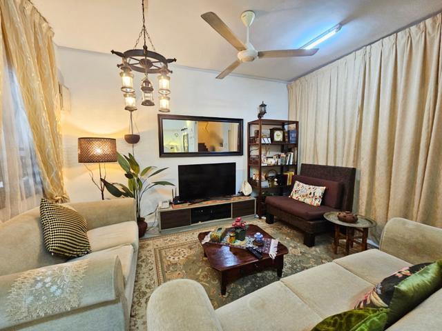 PART RENO WIDE CARPORCH FACE FIELD Putra Indah Putra Heights