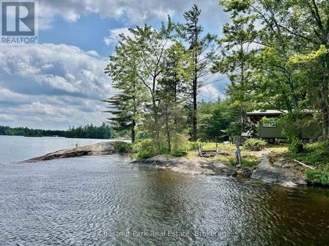Part 2 Burnt Island, Gravenhurst, ON, P0E 1G0 house for sale | Listing ID X12221 | Royal LePage