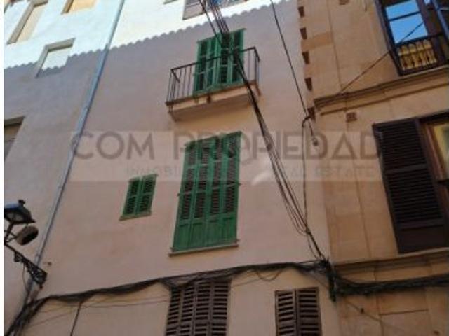Parte de un edificio de 4 plantas a reformar con 289 m2 cerca AYUNTAMIENTO PALMA