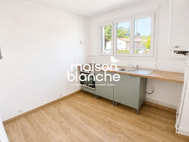 Parthenay Location Appartement 79