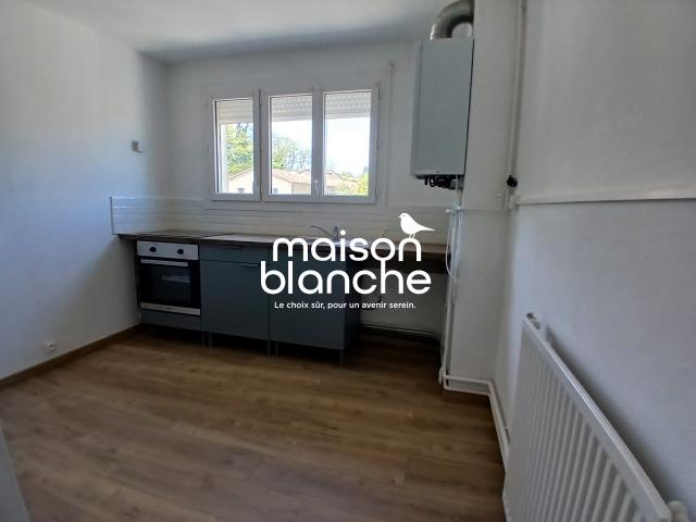 Parthenay Location Appartement 79
